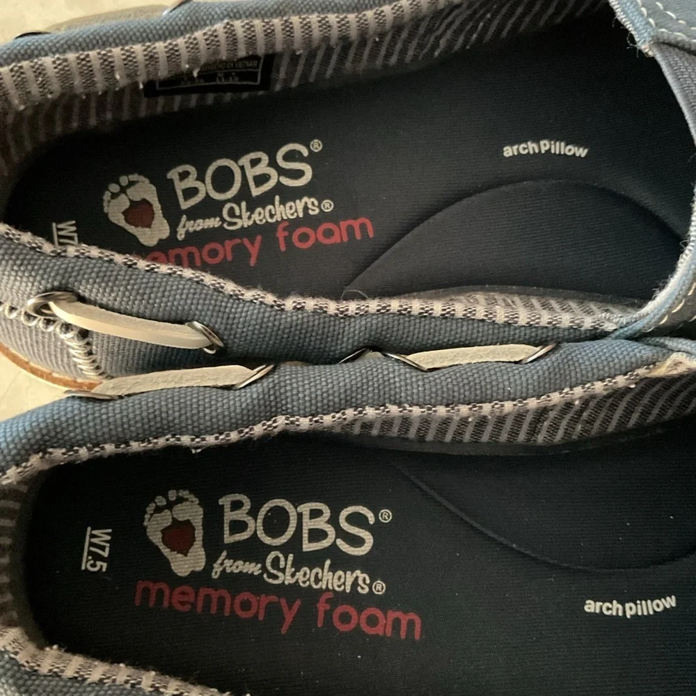 Bobs from Skechers women’s navy memory foam Slip-On Loafers size 7.5